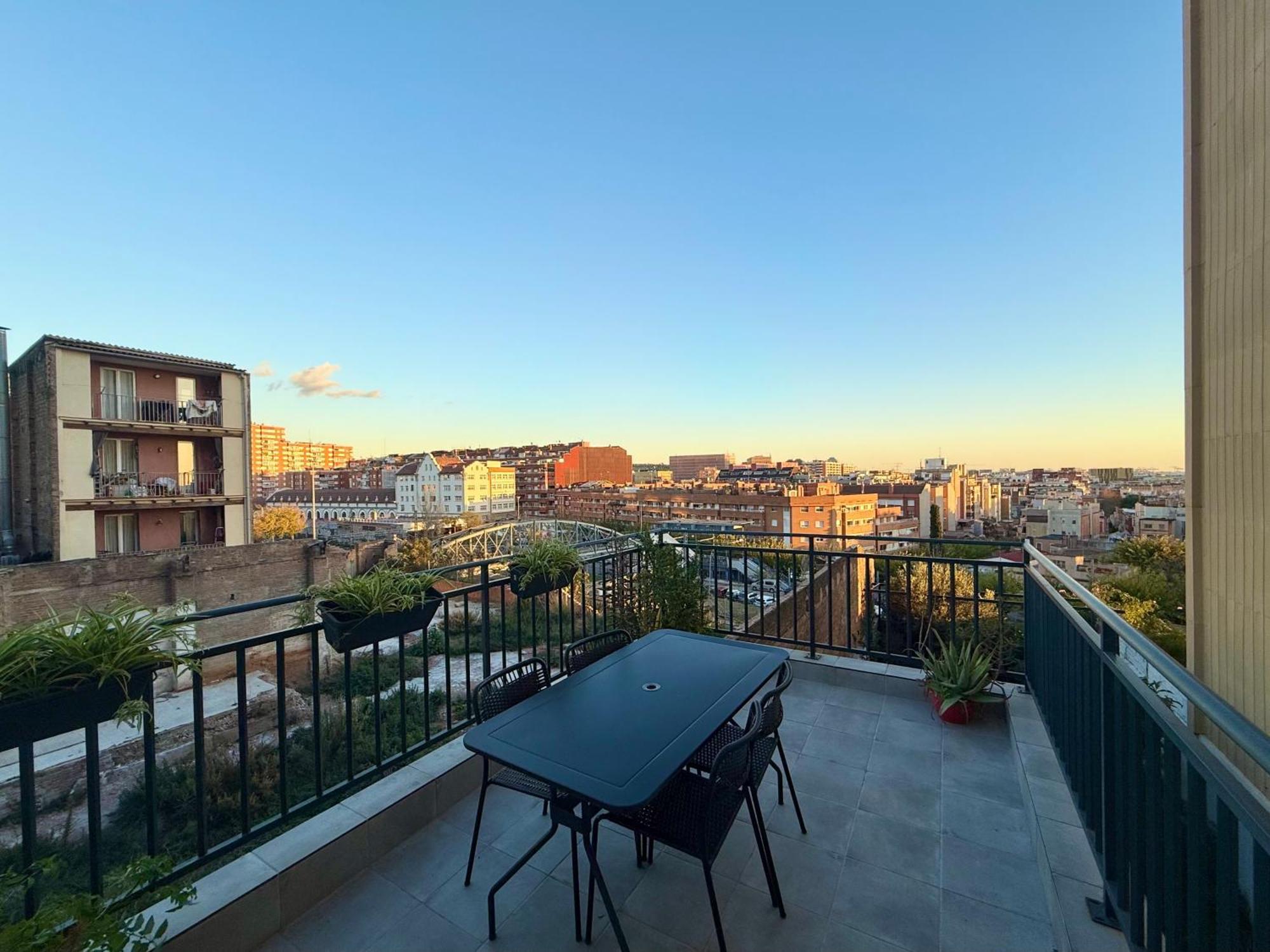 Ferienwohnung Camp Nou Nueva Casa 91 L’Hospitalet de Llobregat Exterior foto